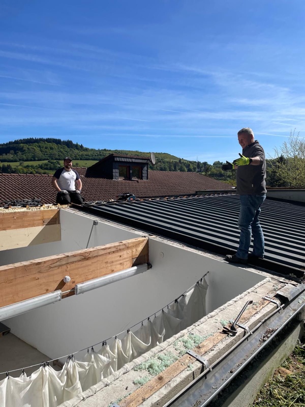 Dacherneuerung Luftdruckstand und Bogenbahn