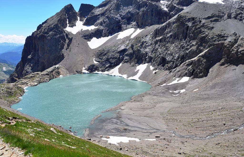 Lac de l'Eychauda( 2516m) Lac de surcreusement glaciaire.