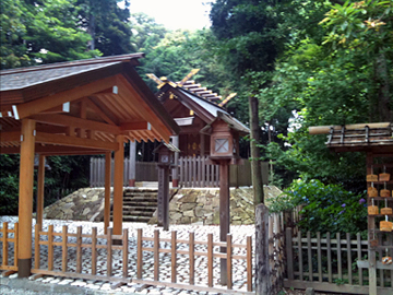 久伊豆神社 旧官幣大社南洋神社鎮座跡地遥拝殿