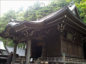 御霊神社 社殿