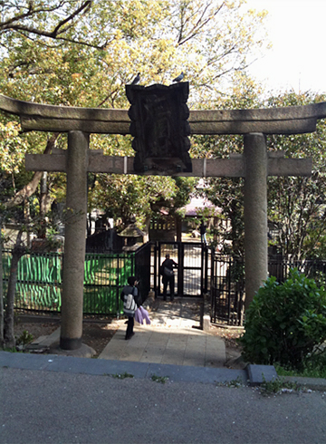 三囲神社 鳥居