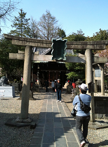 三囲神社 鳥居