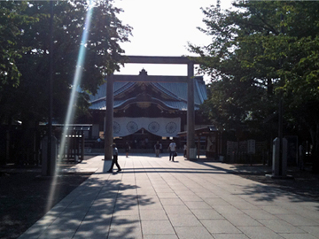 靖國神社 中門鳥居