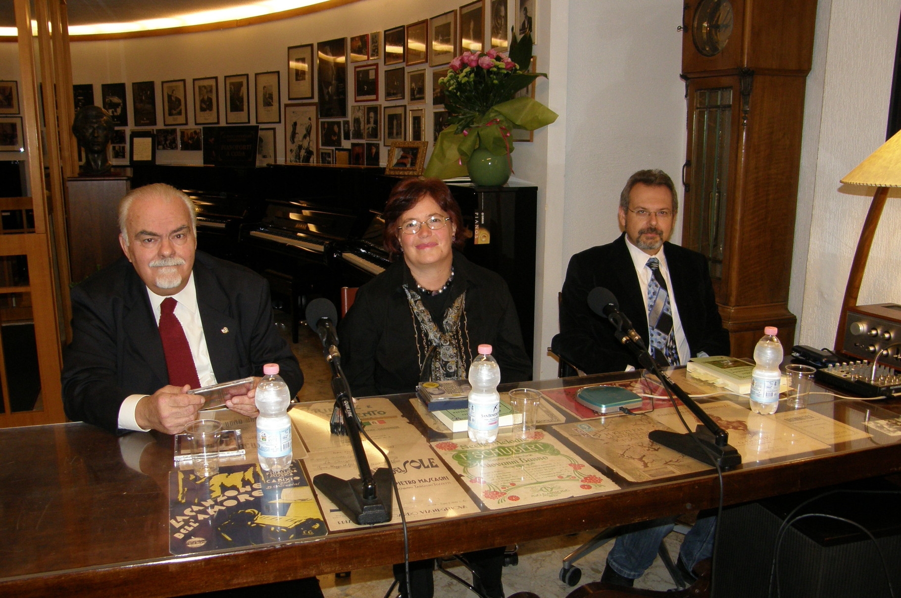 Con N.Sbisà e G.Ciliberti. Bari, Casa Giannini (2010)