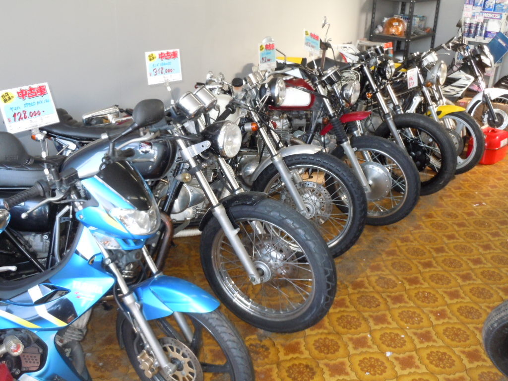 シングル＆ツインカスタム車多数在庫♪タイバイク好きで在庫しています！当店の原付ツーリングは熱いです♪