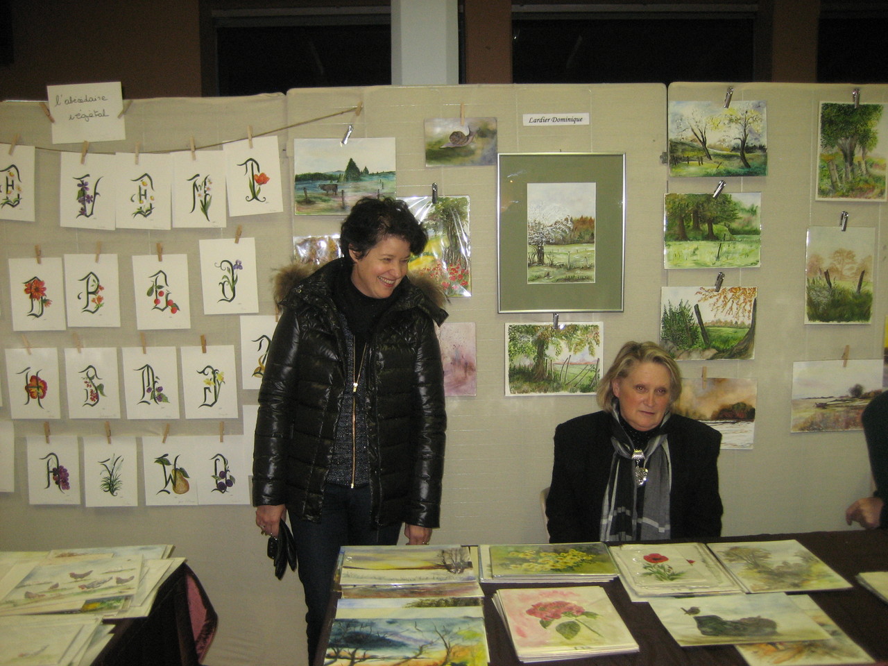 Dominique devant son atelier