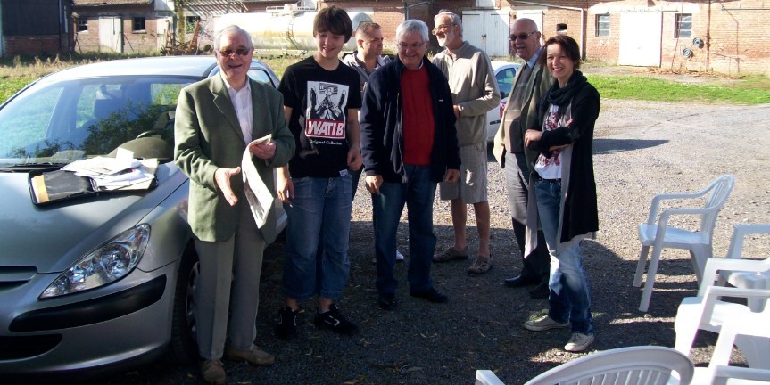 Ils étaient prêts à recevoir l'équipe britanique avec le journaliste du Courrier Picard dans le fond.