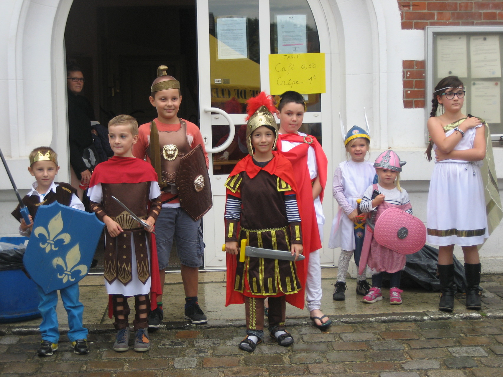 Mais les jeunes aussi ont mis le costume