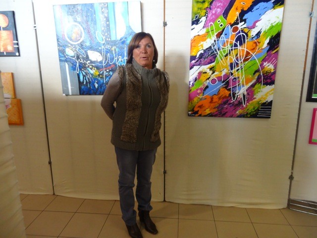 Madame Gobeaut devant ses toiles
