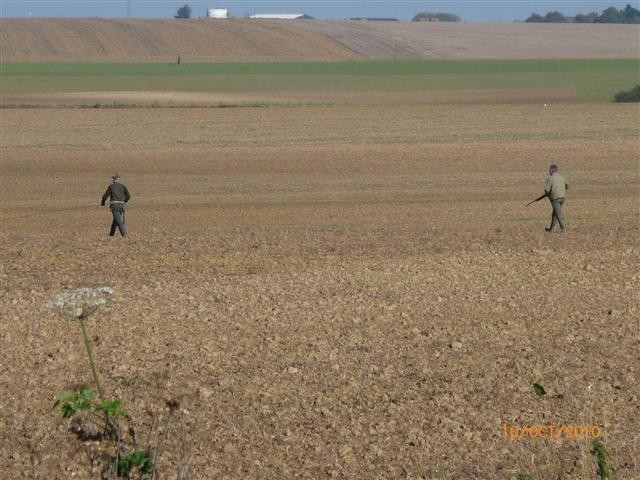 Des chasseurs dans la plaine vers la Vaucelette