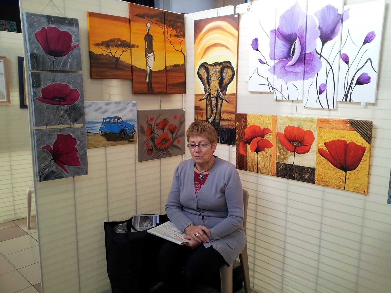Madame Rolande Cousin et ses tableaux
