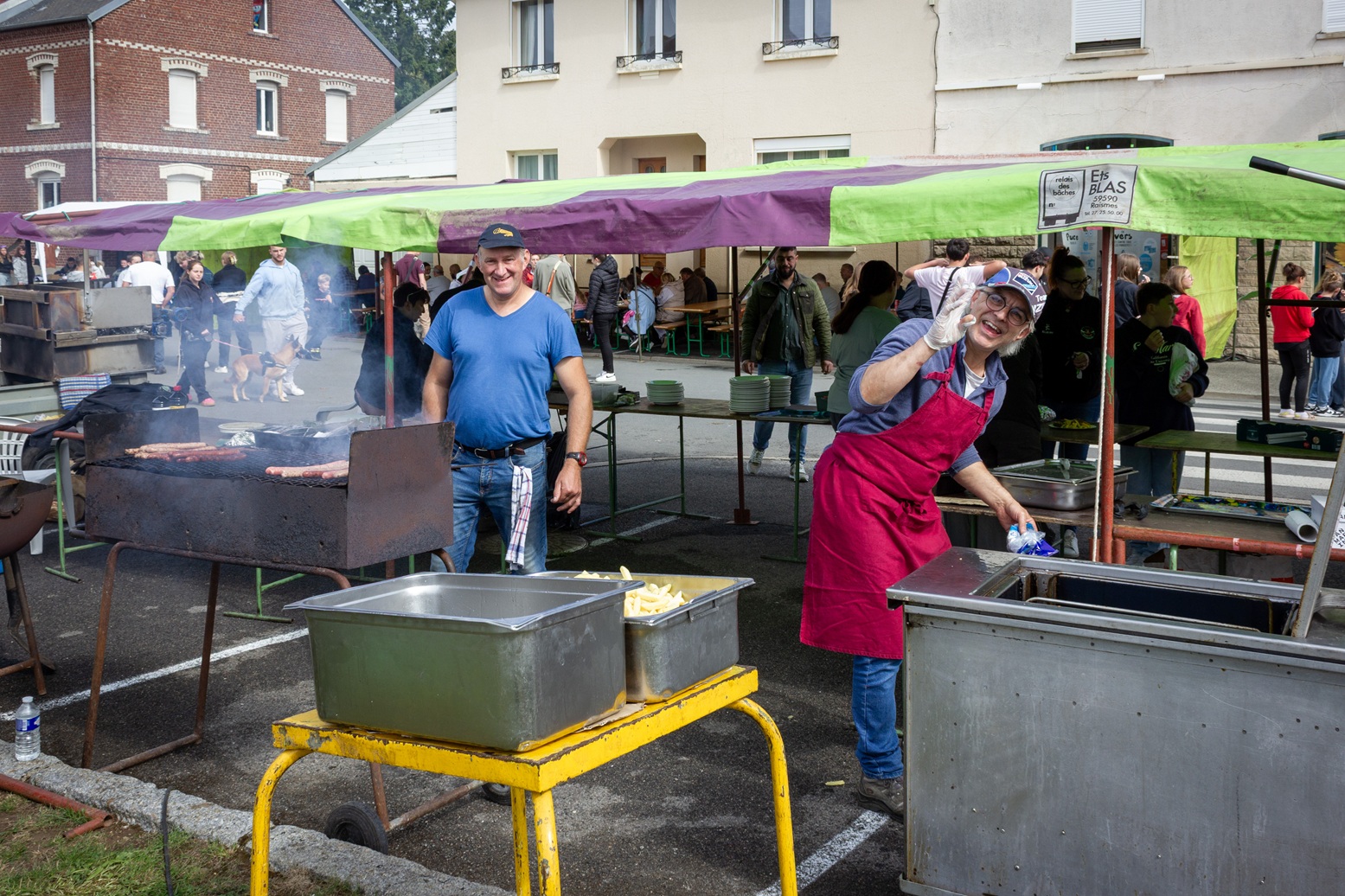 N'ont-ils pas l'air heureux ces bénévoles ?