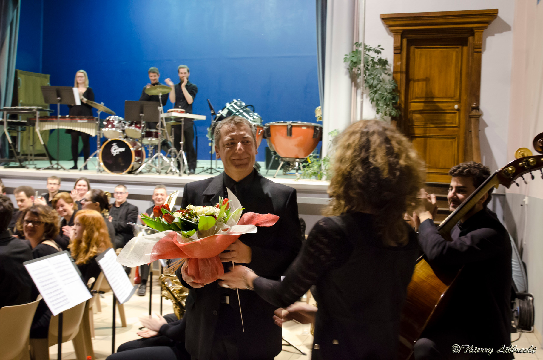 Gilles Czwartkowski, qui a arrangé l'oeuvre pour l'harmonie, est aussi remercié.