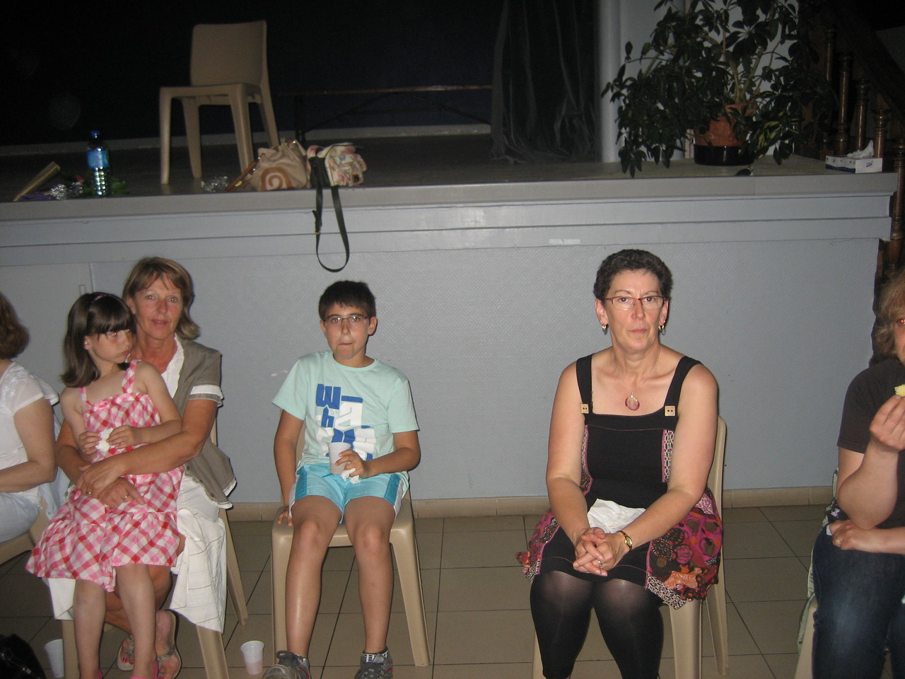 Oh, il va encore nous prendre en photo !