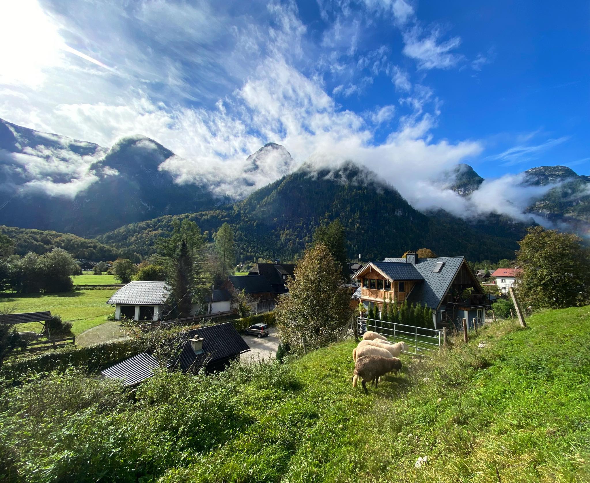Außenansicht und Bergblick