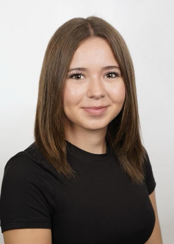 Chiara: Helferin Kreativer Kindertanz