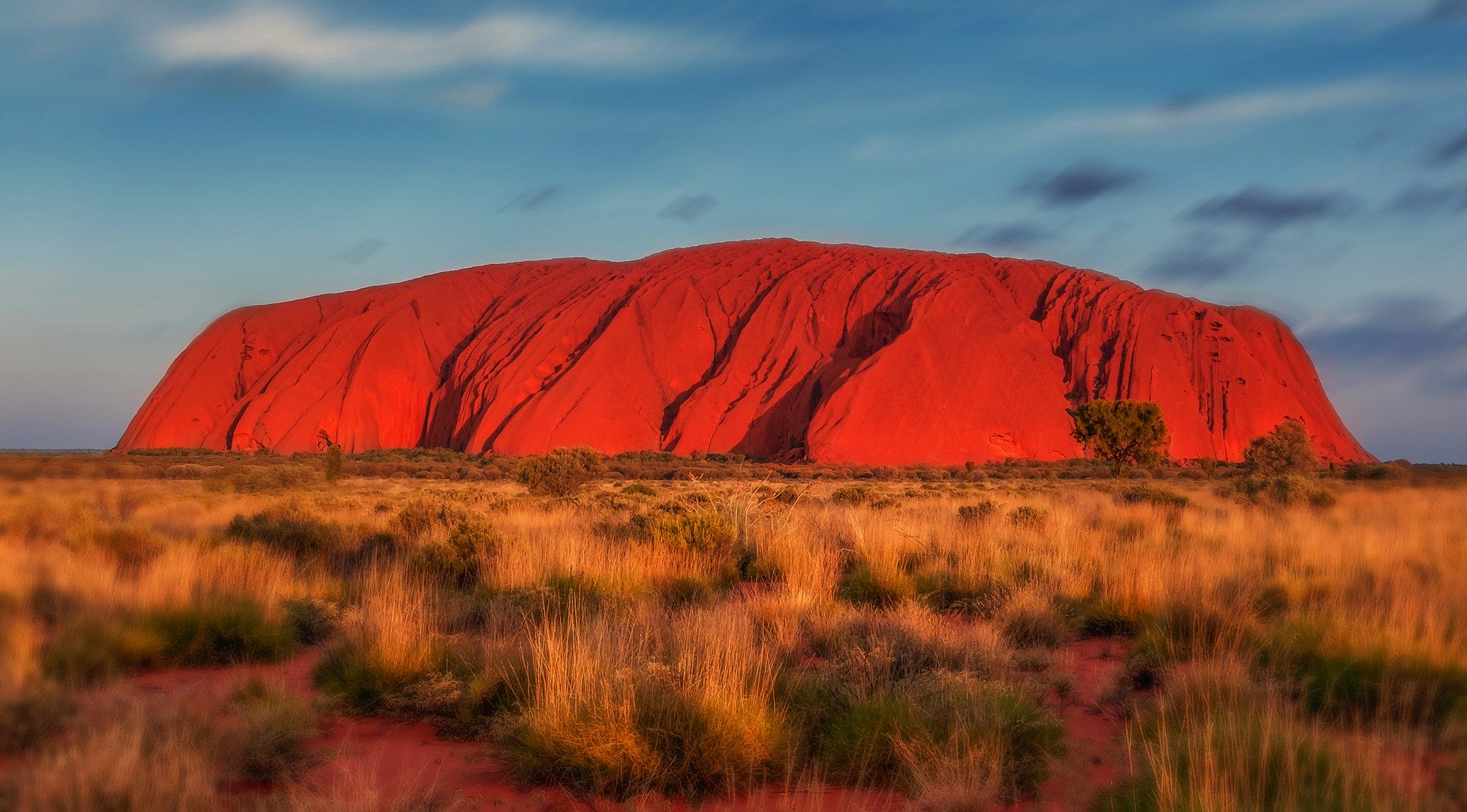 Uluru im Licht der untergehenden Sonne
