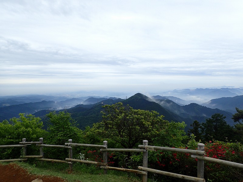 日の出山山頂から美しい展望