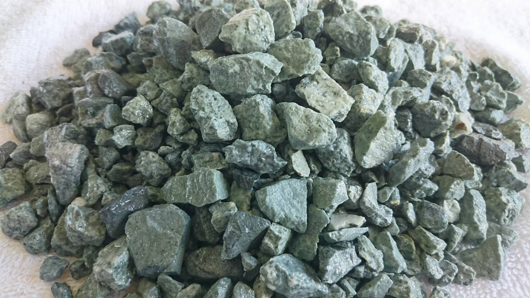 2tダンプ 1.2立米　6号砕石 庭砂利 13-5㎜　福岡県 配達販売専門 福岡県 4号砕石 庭砂利 20-40㎜ 2tダンプ 1.2立米 配達販売専門