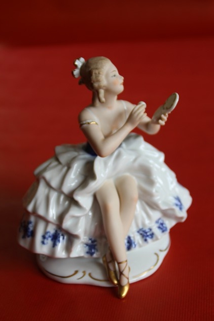 Balletteuse mit Spiegel, Modell Nr. 1396, Modelleur: Kurt Steiner