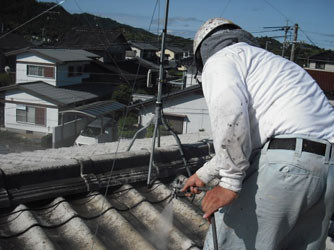 屋根塗装の様子