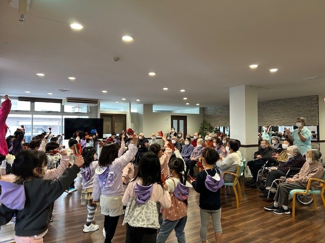真亀保育園の子ども達が来てくれました