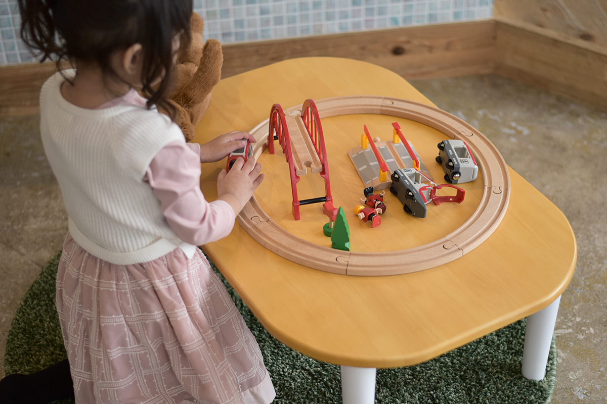 折り畳み座卓テーブル - 子ども用家具Kidzoo(キッズー)シリーズ 折り畳み座卓テーブル - 子ども用家具Kidzoo(キッズー)シリーズ