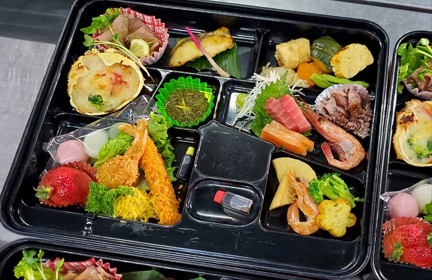 ◆3500円　ごはん別容器