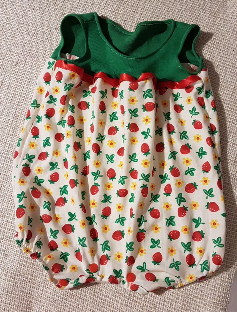Erdbeer Romper