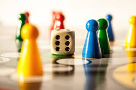 JOUER A DES JEUX DE SOCIETE