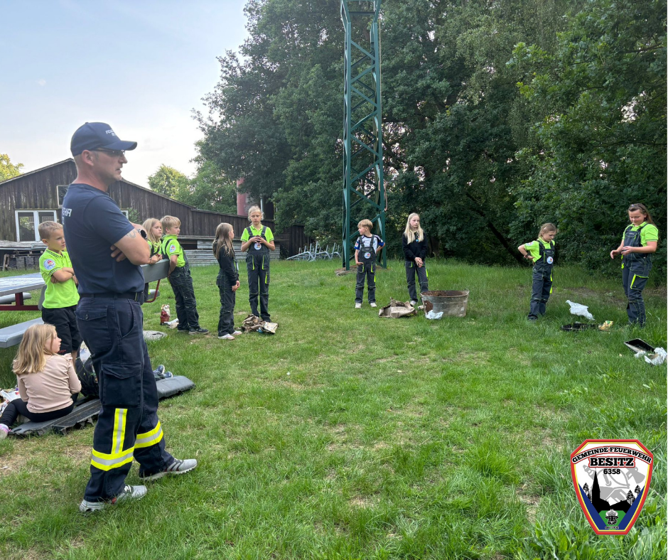 Kinderfeuerwehr sensibilisiert zum Thema Müll