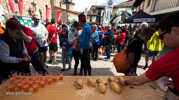 Gazpacho, bocadillos y parrillada recién hechos