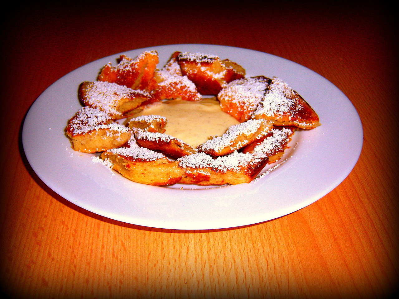 Kaiserschmarrn vom Grill mit hausgemachter Vanillesauce