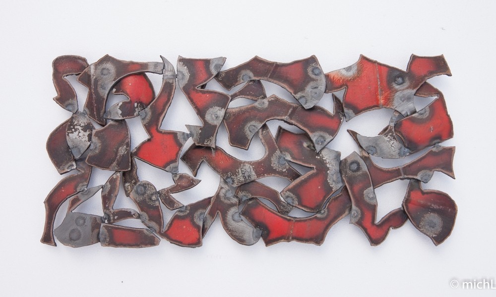 Tableau en acier rouge