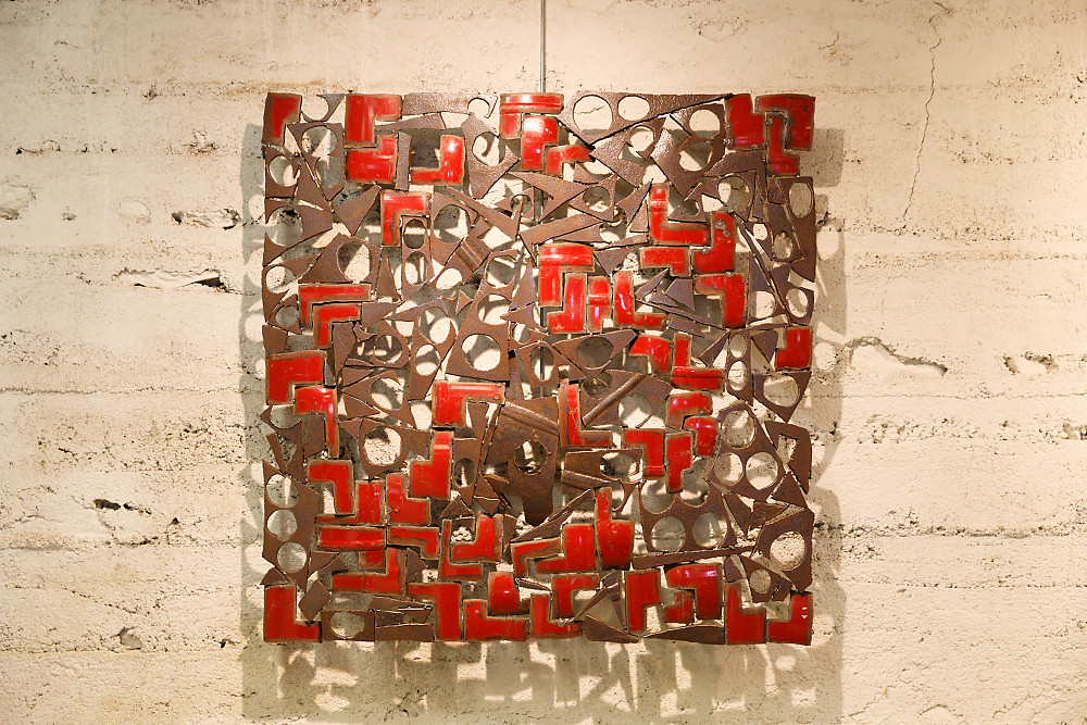 Tableau en acier couleur rouge et acier rouillé