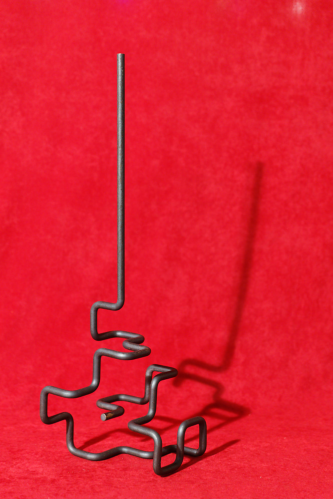 Sculpture en acier réalisée par cintrage