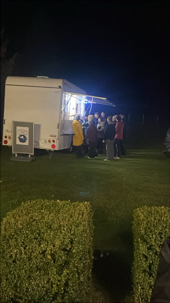 Verrückter Zauberkessel  übernahm die versorgung