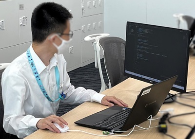 プログラムを編集する様子