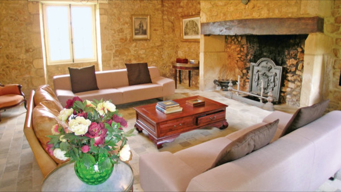 Le salon privé des parents-the private living room for the parents 
