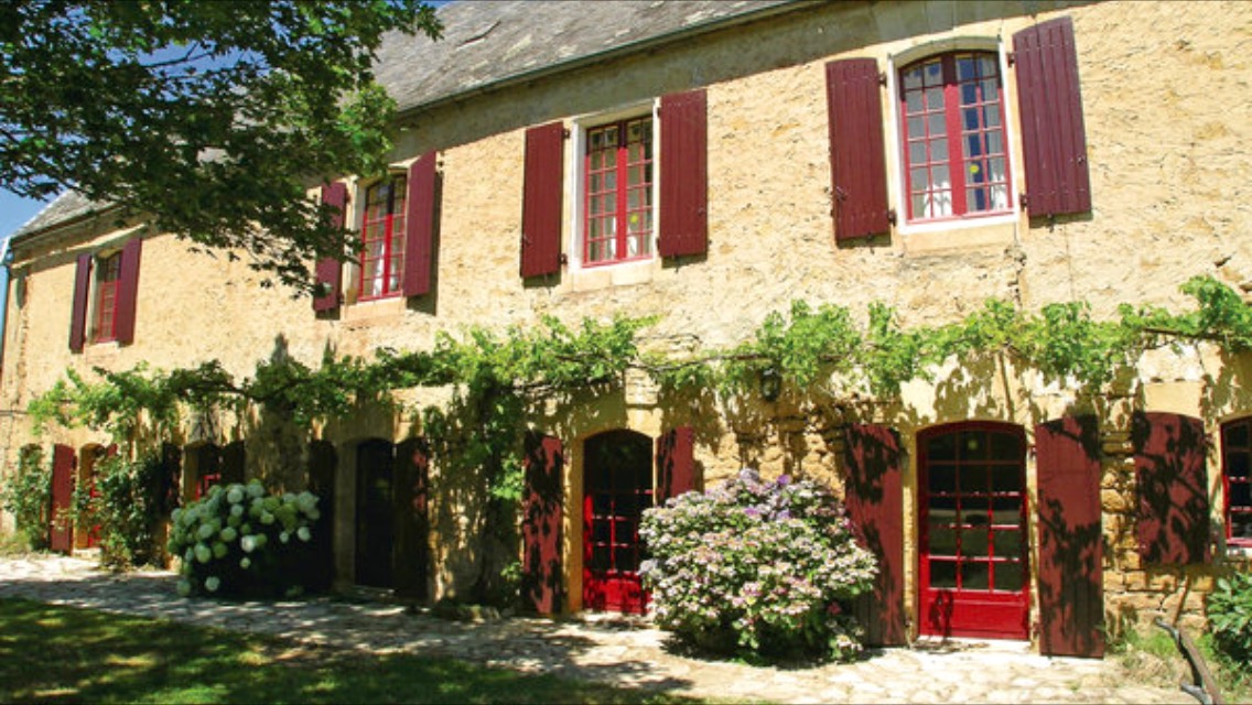 La facade de la maison-the vue of the house 