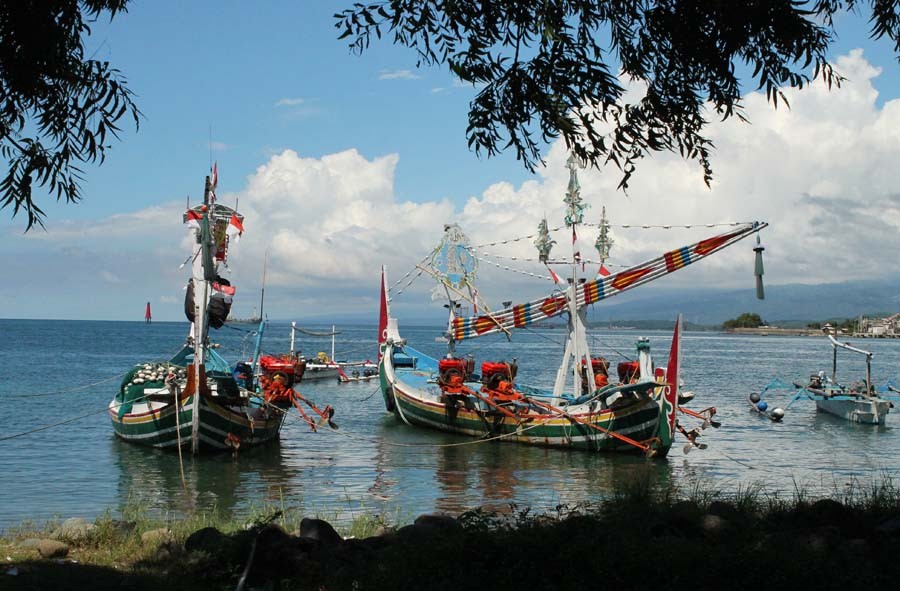 traditionelle Boote in Indonesien