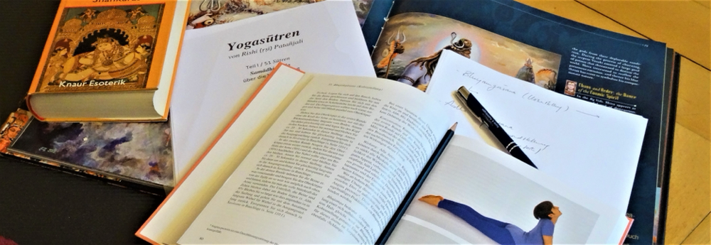 Schriftenstudium während der YOGARING Ausbildung in St.Gallen