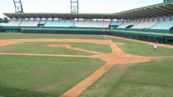 stade du quartier de Reina, Cienfuegos-(Estadio_5_de_Septiembre)