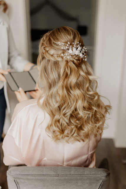 Brautstyling Berlin Brandenburg Potsdam Zossen Mellensee Ludwigsfelde Luckenwalde Jüterbog Mittenwalde Trebbin Beelitz Königs Wusterhausen Teltow Großbeeren Baruth Schönefeld Braut Makeup Coaching Make up Artist Hochzeit schminke