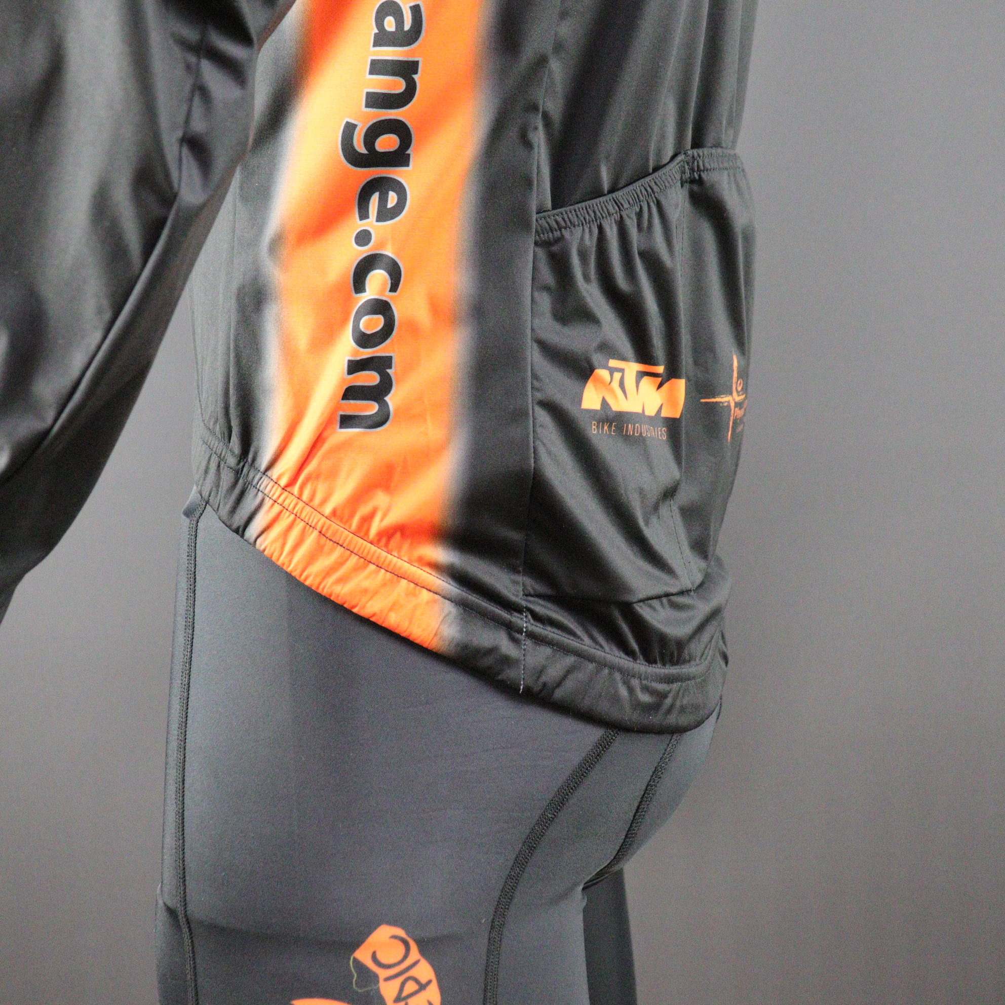 Custom Shower & Windproof Cycle Jackets