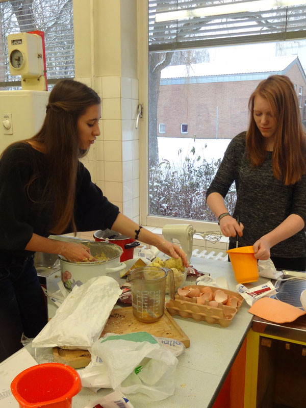 Wir backen Macadamiakekse