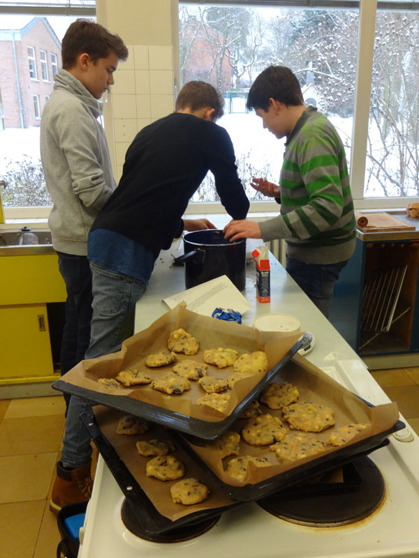 Wir backen Macadamiakekse