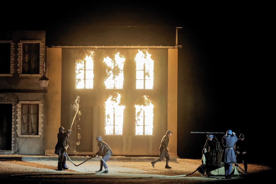 Spectacle son et lumière - Des flammes à la lumière Verdun