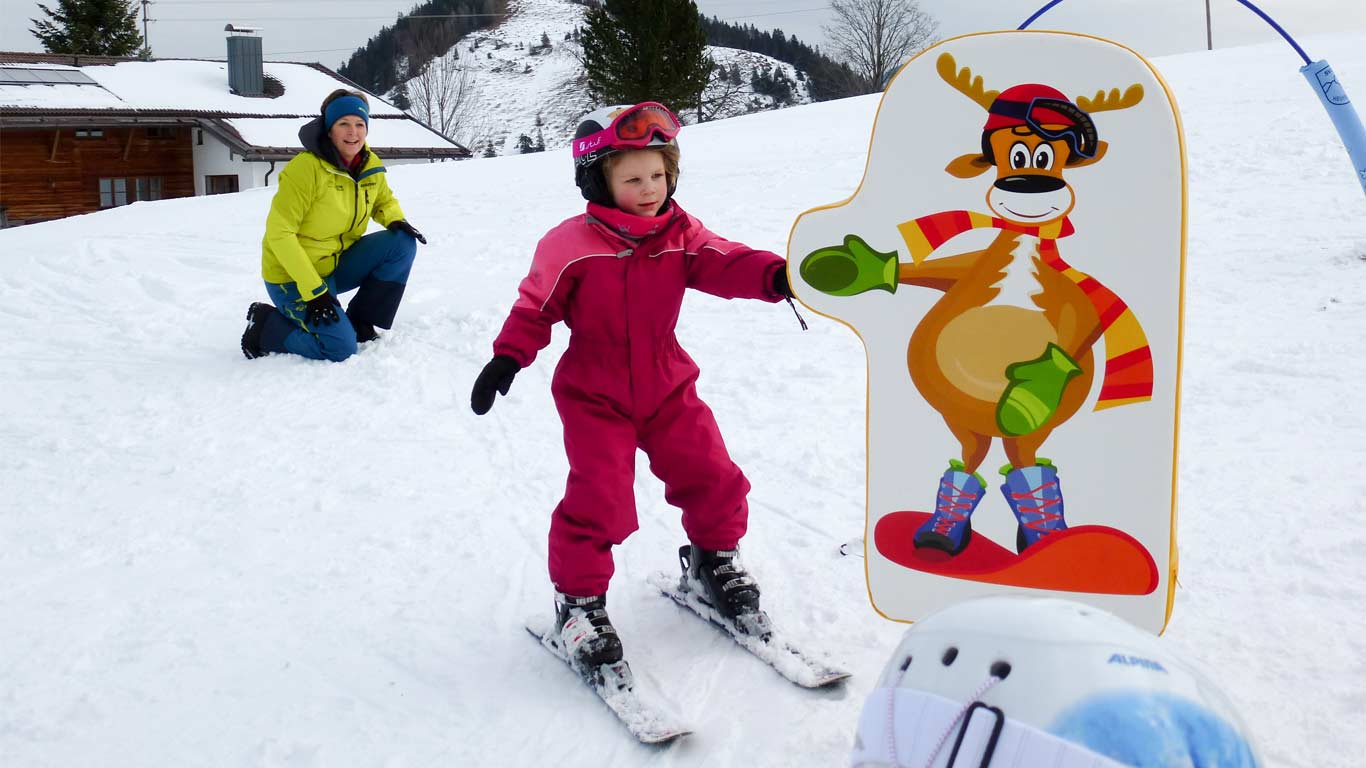 Lerne spielerisch Skifahren.