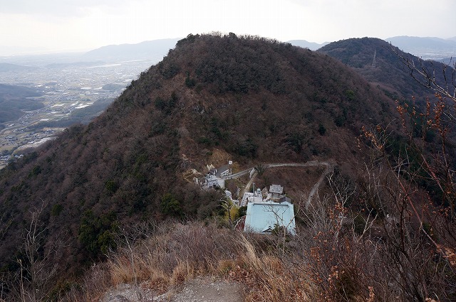 五岳山縦走コース　出釈迦寺の奥の院に向けて下ります